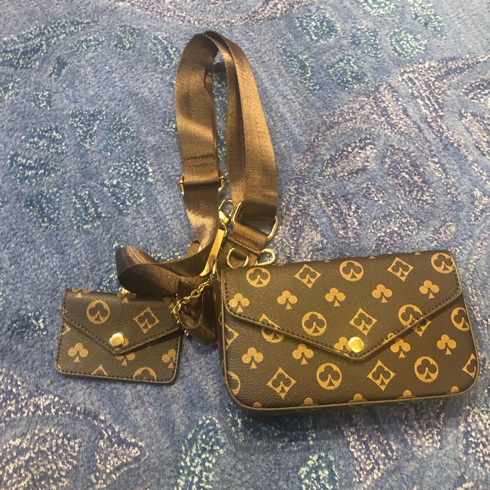 Brand new! 3 in 1
Brown monogram crossbody envelope shoulder bag Pochette